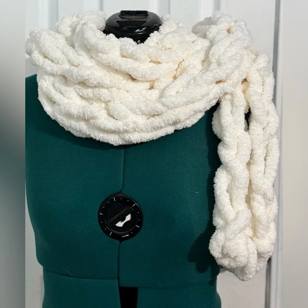 Handmade Hand Crafted Oversized Knit Scarf Ivory - Picture 2 of 3